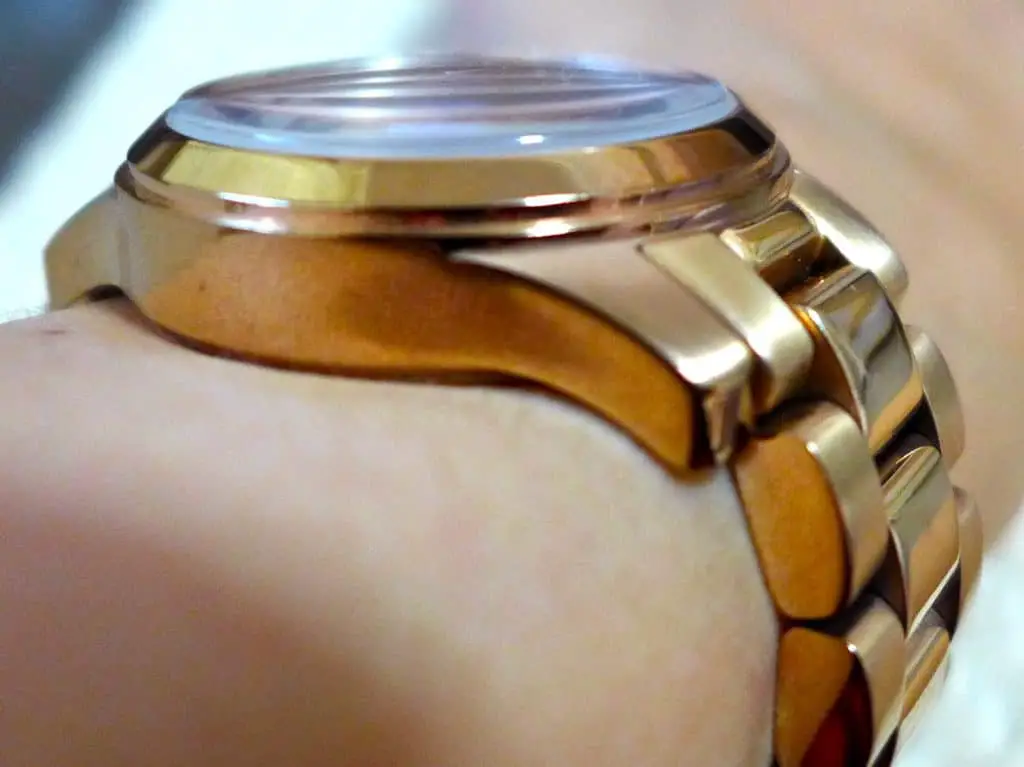 How to Quickly Spot Fake Gold Differentiate Gold VS. Fake