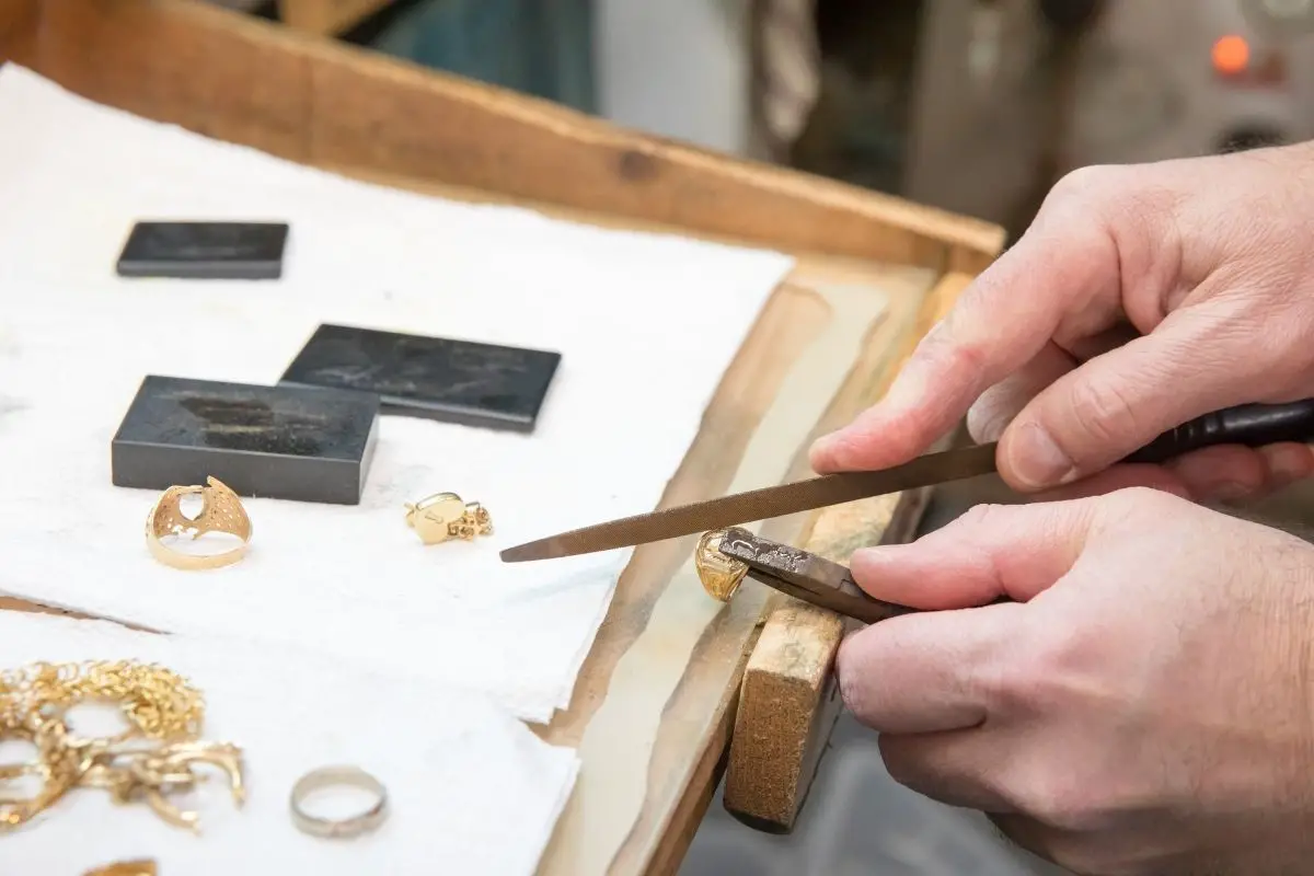 How to Quickly Spot Fake Gold Differentiate Gold VS. Fake